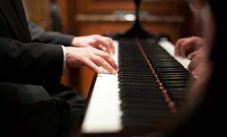 Cunard Pianist